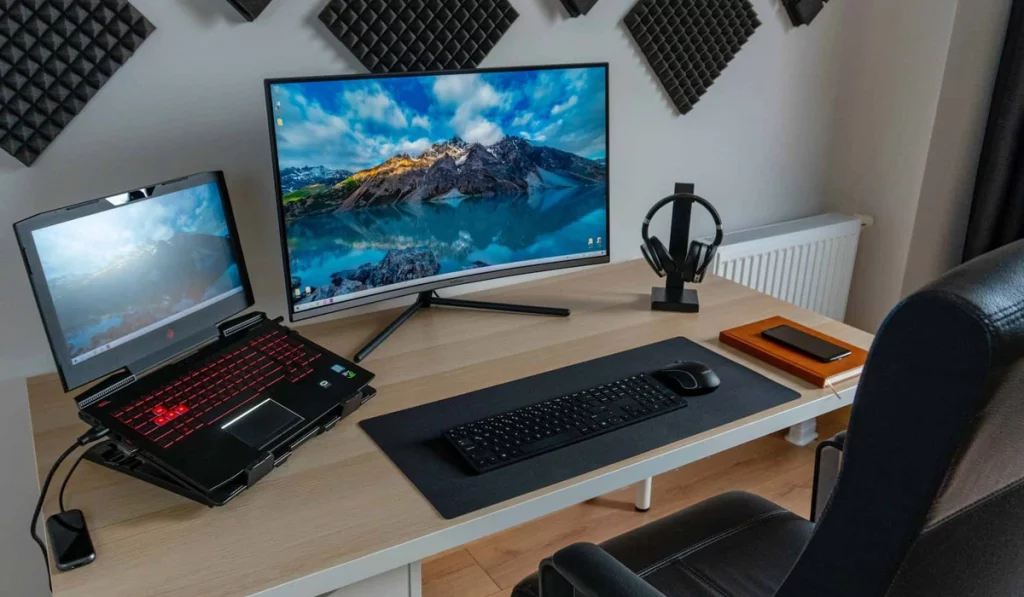 چگونه لپ تاپ را به مانیتور تبدیل کنیم؟ برای ویندوز و مک (۱۴۰۴)